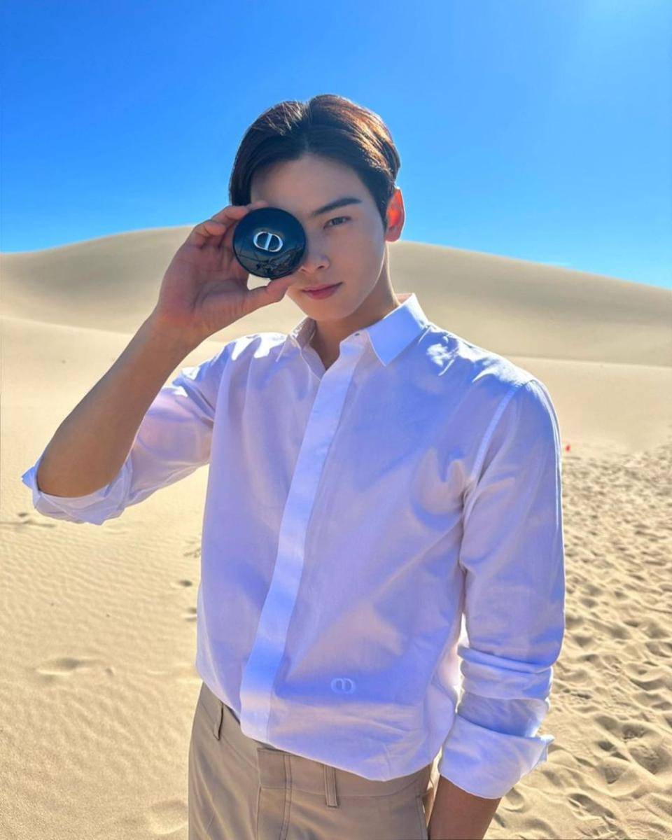 potret Cha Eun Woo (instagram.com/eunwo.o_c)