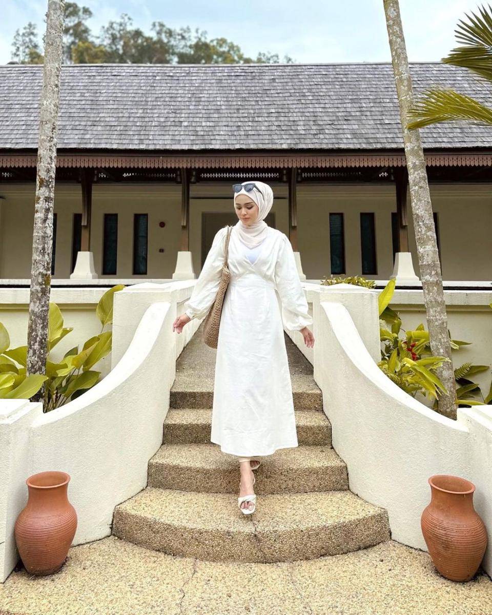potret outfit ala Thuraya Nur (instagram.com/thurayanur)