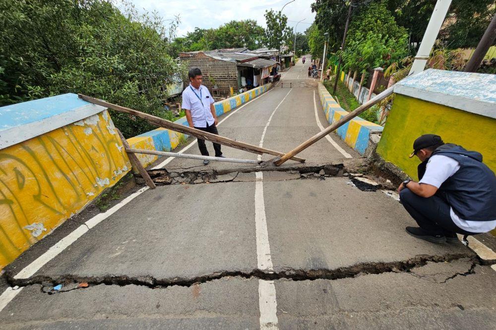 Gara-gara Google Map, Truk Buat Jembatan Menuju Rumah Si Pitung Amblas