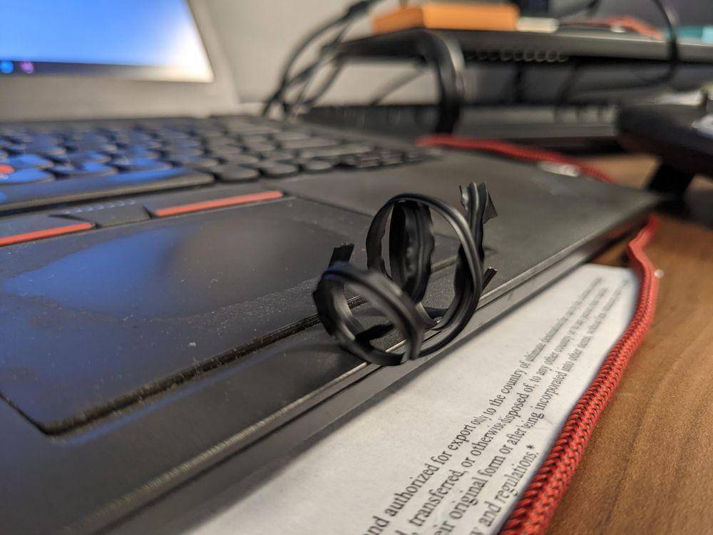 potret fitur unik sebuah laptop (reddit.com/user/SimonTVesper)