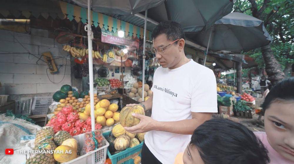 Anang bikin takjil (YouTube.com/The Hermansyah A6)
