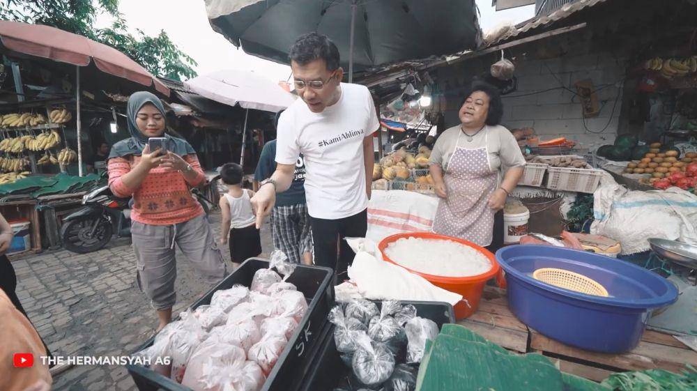 Anang bikin takjil (YouTube.com/The Hermansyah A6)