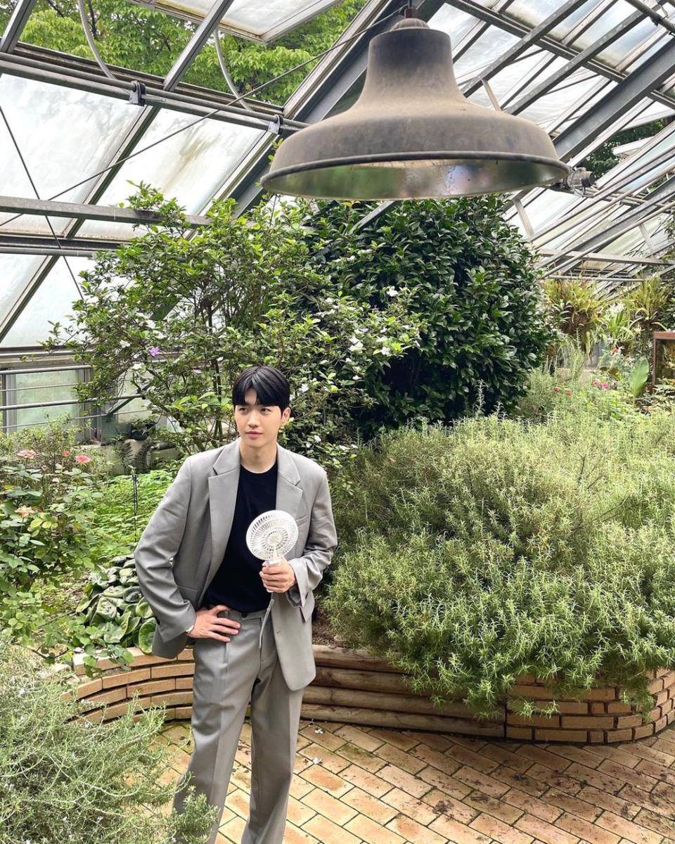 Potret Kang Hoon (instagram.com/khoonyy)