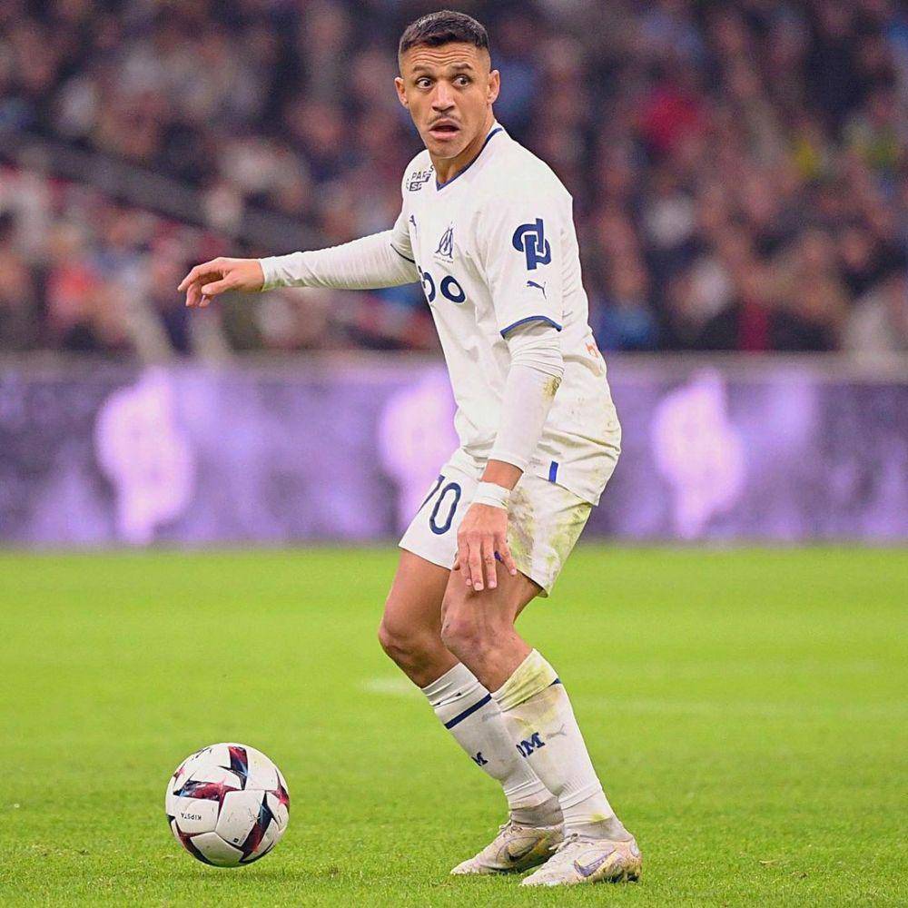 Alexis Sanchez (instagram.com/alexis_officia1)