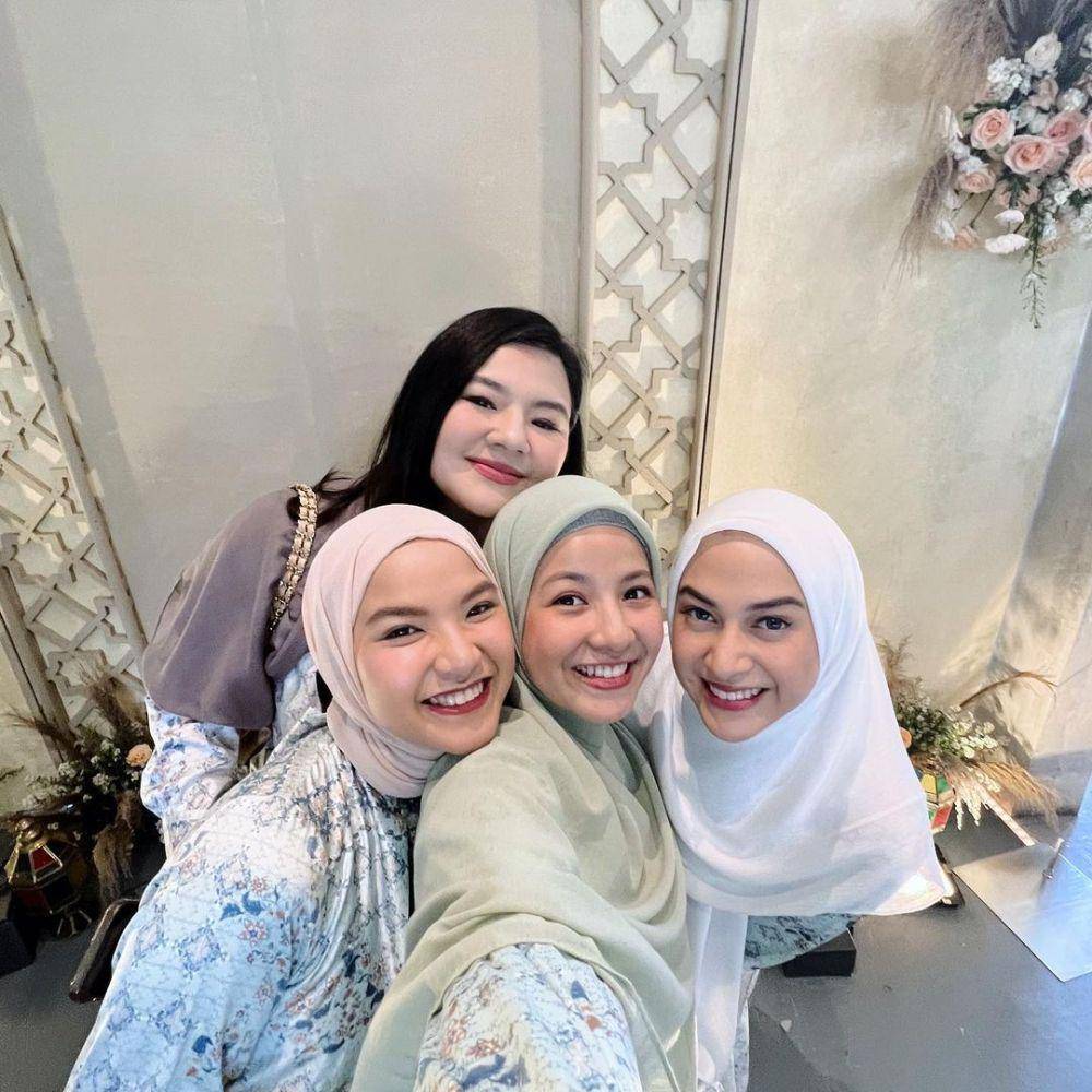 potret Marsha Natika dan rekan artis (instagram.com/natasharizkynew)