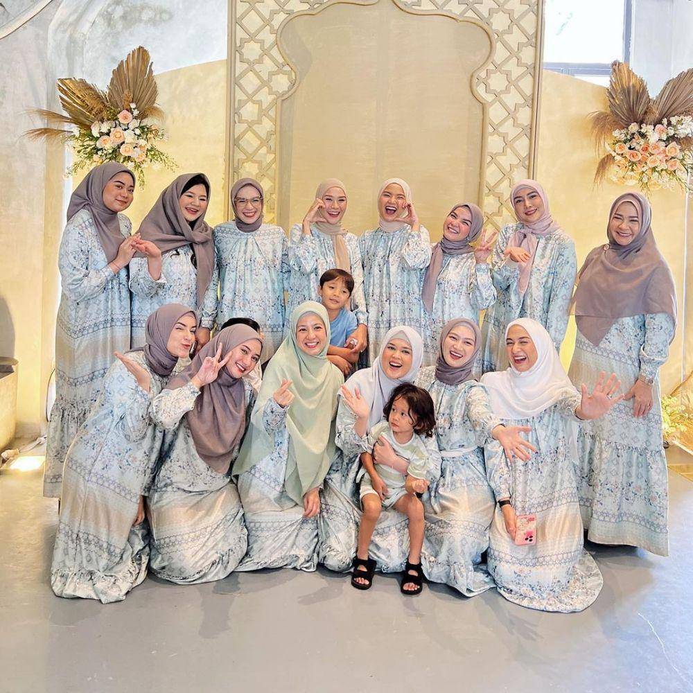 potret Marsha Natika dan rekan artis (instagram.com/natasharizkynew)