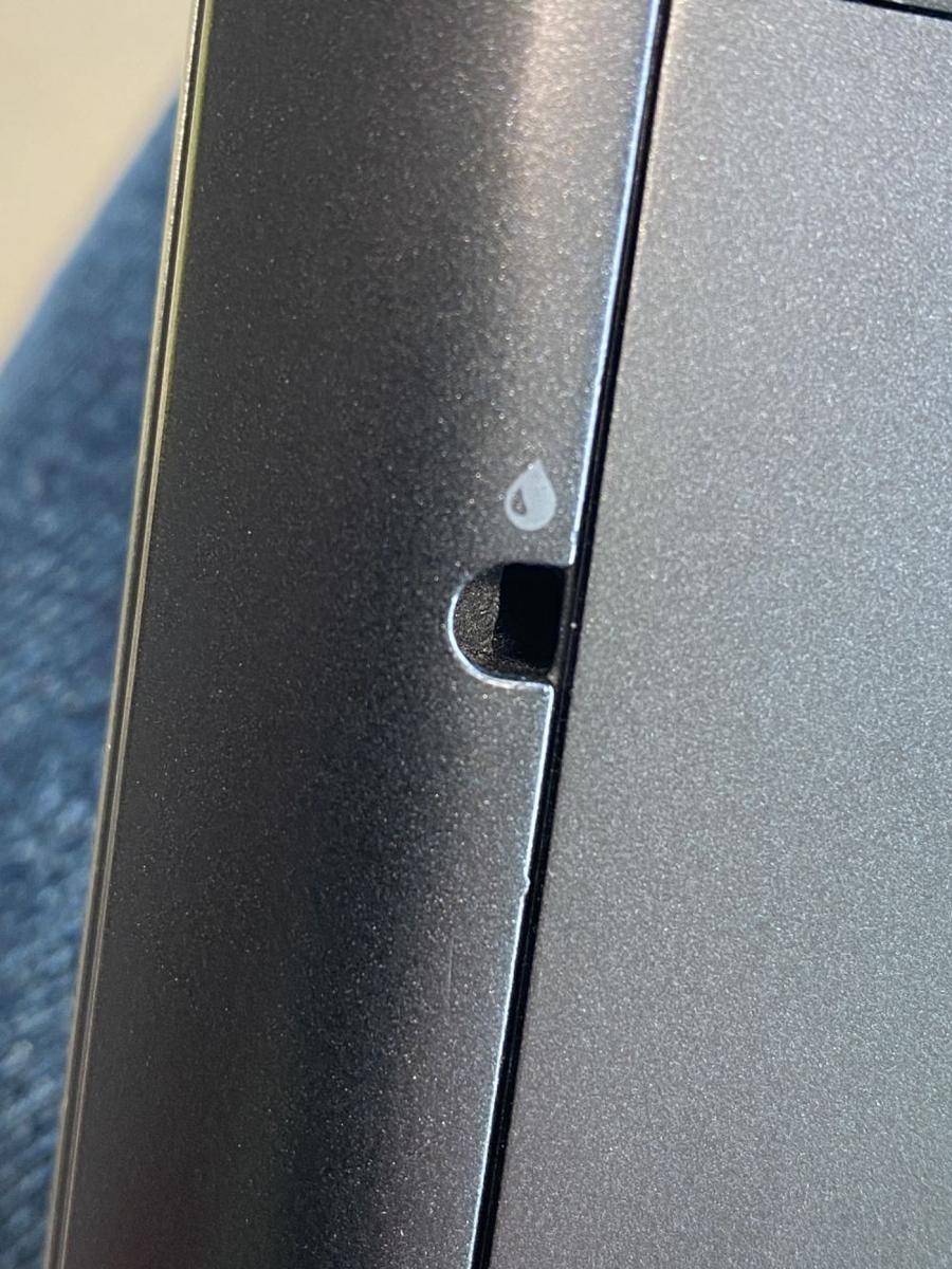 potret fitur unik sebuah laptop (reddit.com/user/j-ph)