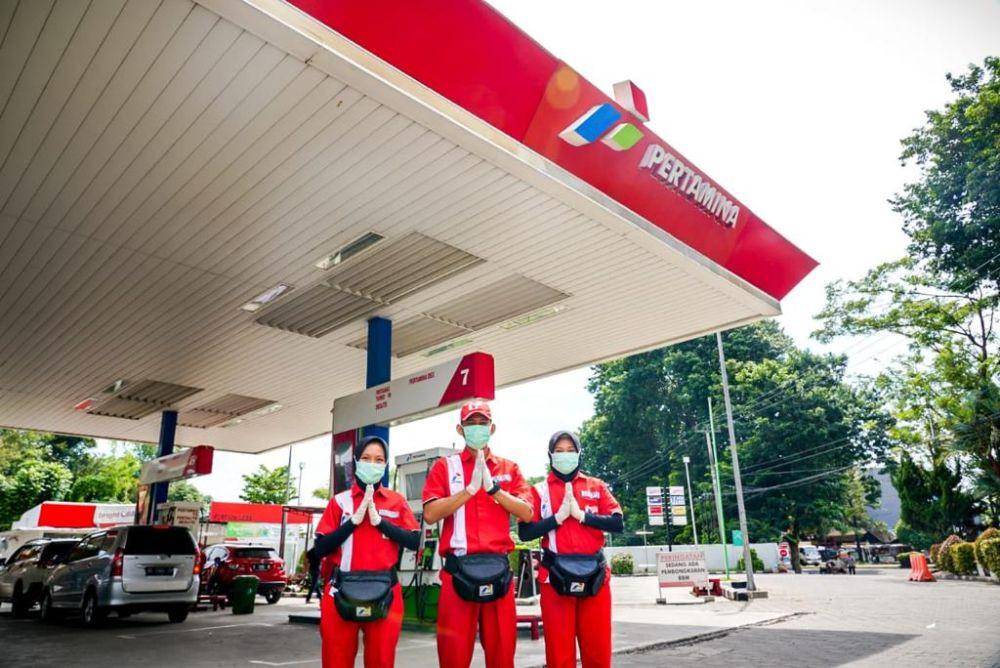 Ilustrasi petugas Pertamina di SPBU. (Dok. Pertamina)
