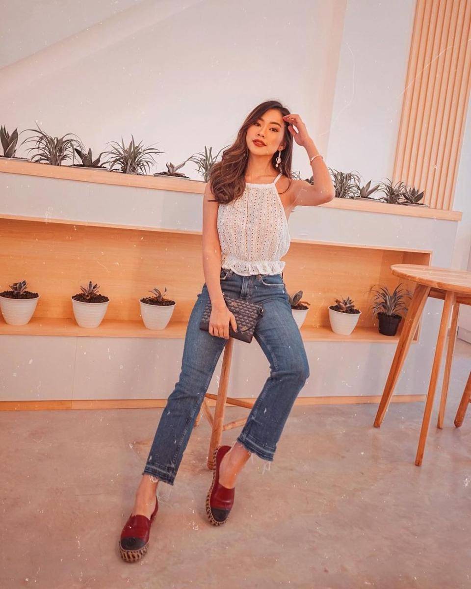 OOTD celana jeans ala Claudia Novira (instagram.com/claudianovira)