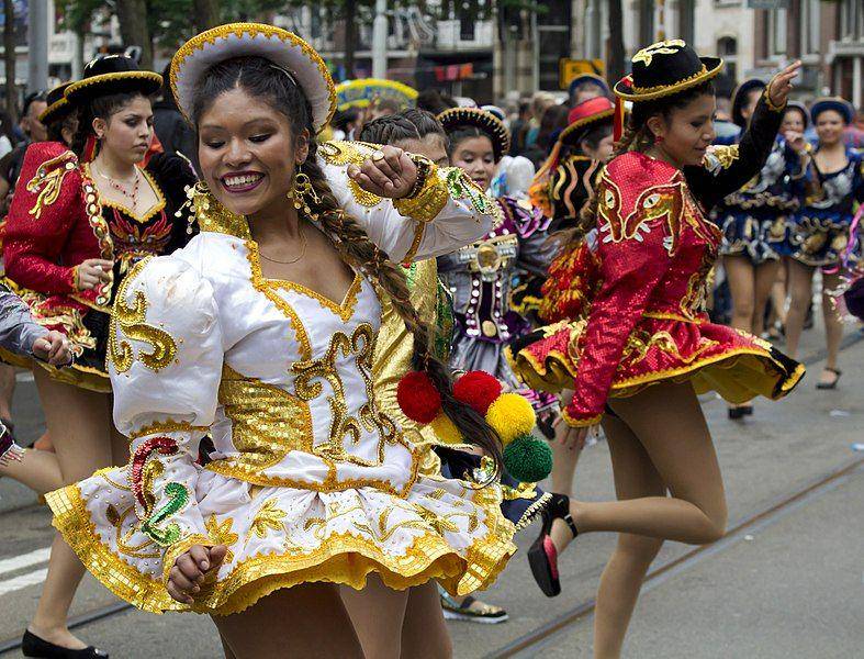 Zomercarnaval (commons.wikimedia.org/Luke Price)