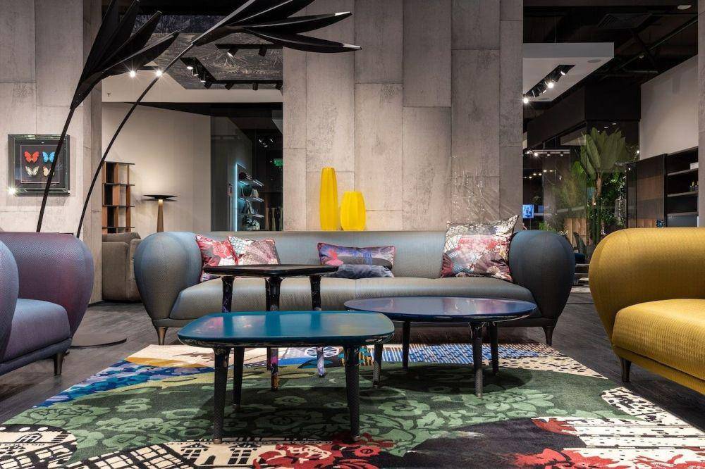 ilustrasi sofa curve pada ruang tamu (pexels.com/max rahubovskiy)