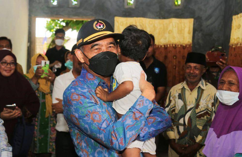 Menko PMK Muhadjir Effendy meminta Pemerintah Provinsi Maluku Utara memanfaatkan perusahaan tambang/dok Humas