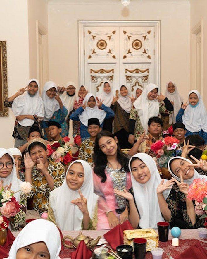 momen sweet seventeen Khirani Trihatmodjo (instagram.com/mayangsari_official)