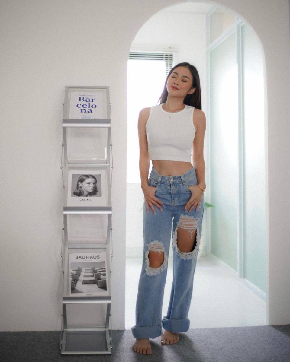 OOTD celana jeans ala Claudia Novira (instagram.com/claudianovira)