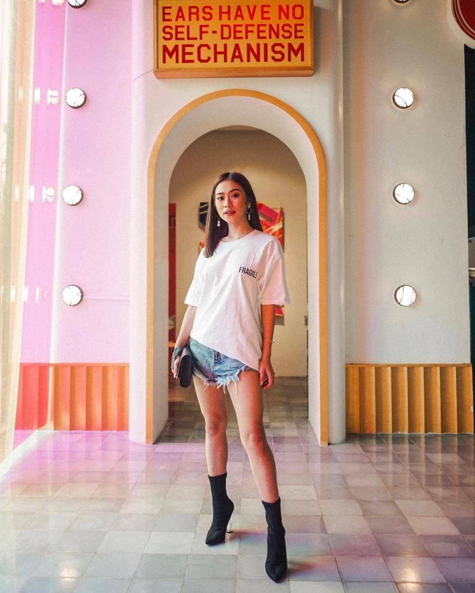OOTD celana jeans ala Claudia Novira (instagram.com/claudianovira)