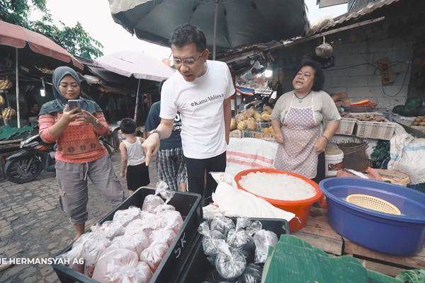 Anang bikin takjil (YouTube.com/The Hermansyah A6)