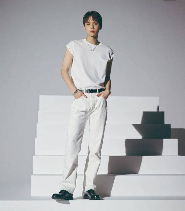 Potret daily outfit Jungwoo NCT 127 (instagram.com/jungwooarchives)