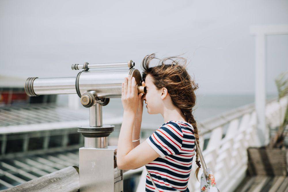 melihat dengan hati-hati(Unsplash/sembilan koepfer)