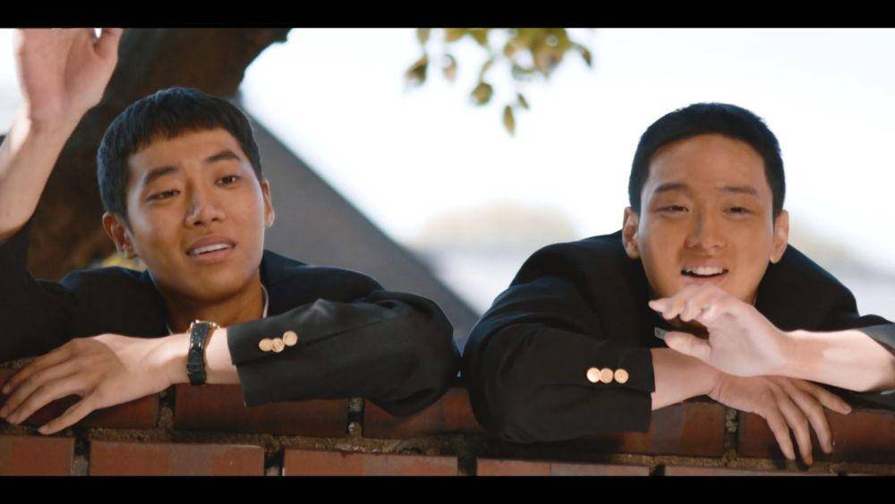 Momen bromance Choi Chul Woong dan Lee Du Hak di Oasis (dok.KBS/Oasis)