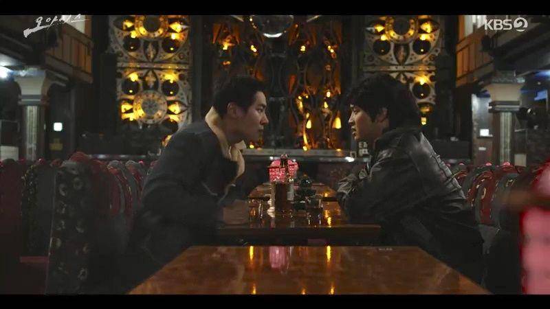 Momen bromance Choi Chul Woong dan Lee Du Hak di Oasis (dok.KBS/Oasis)