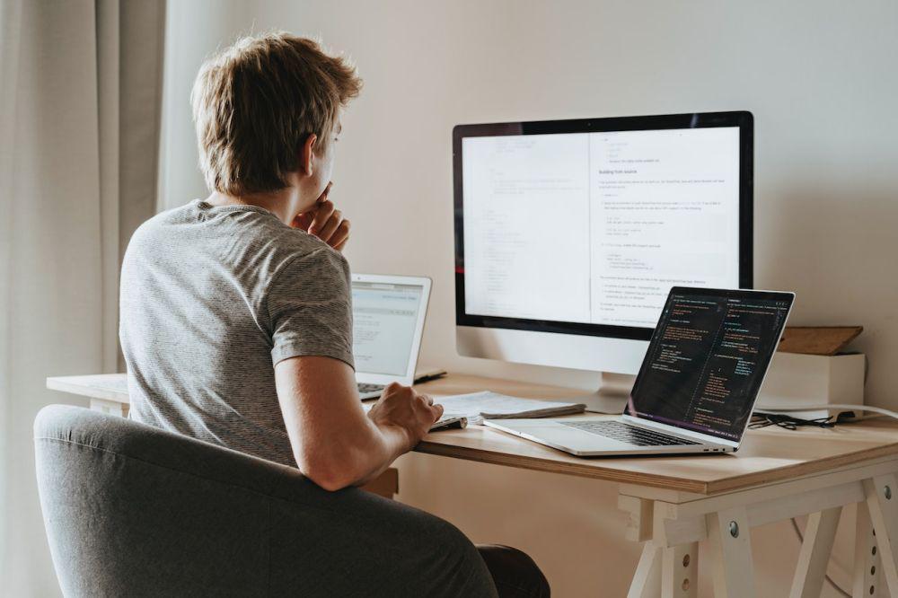 5 Tips Sukses Berbisnis Jati Kisworo, Raih Cuan berkat Jasa Programmer
