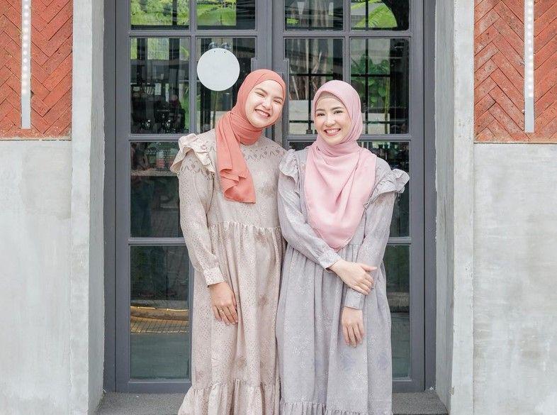 9 Potret Persahabatan Natasha Rizky dan Marsha Natika, Kompak!