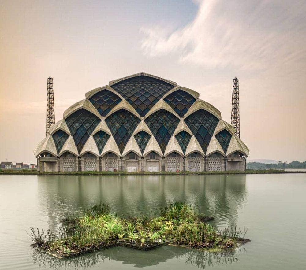 Potret Masjid Raya Al-Jabbar (intagram.com/barlijs)