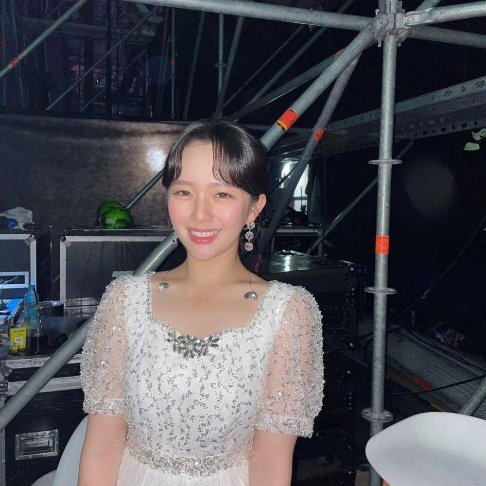 Jung Ji So (instagram.com/mint_ziso)