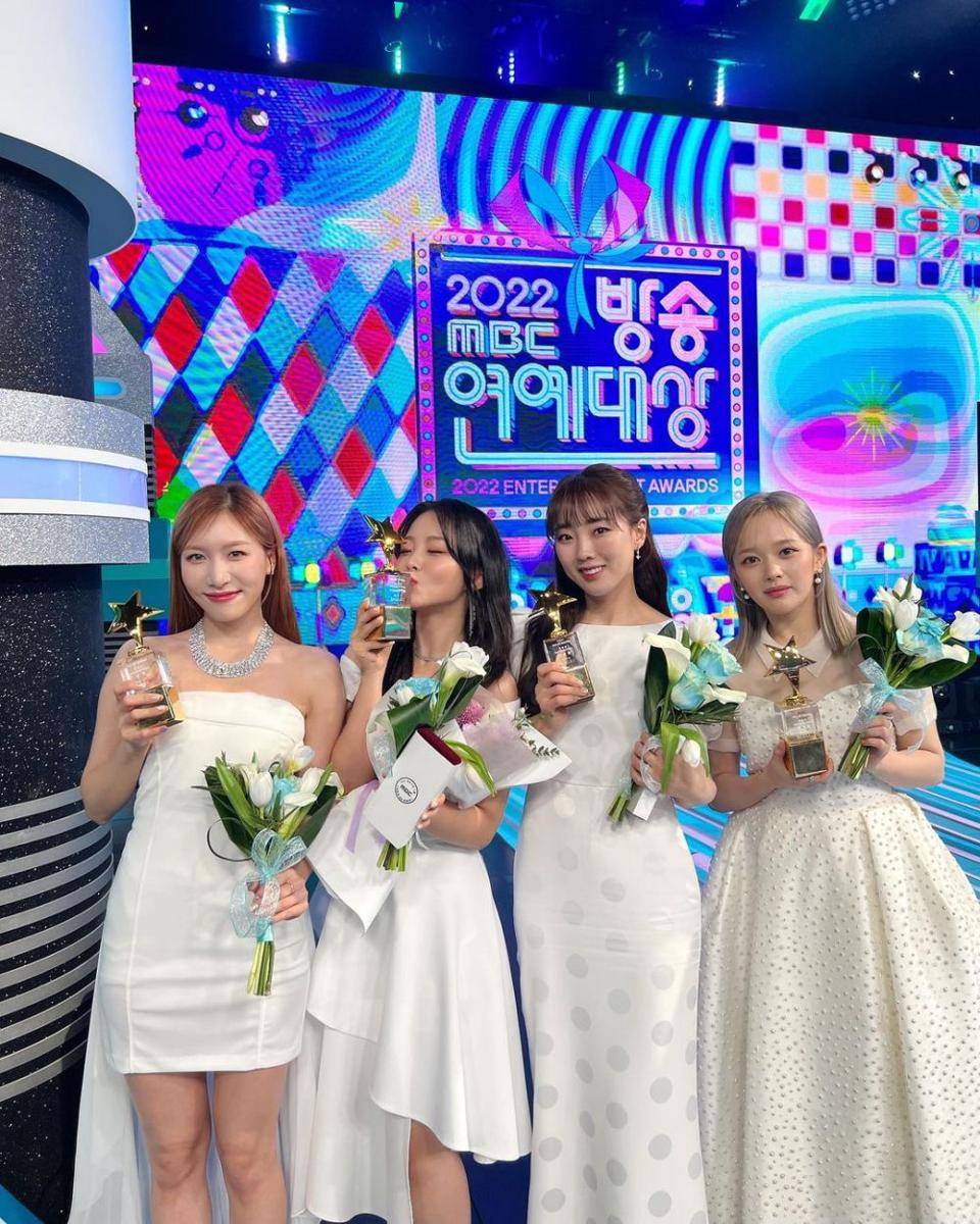 Jung Ji So (instagram.com/mint_ziso)