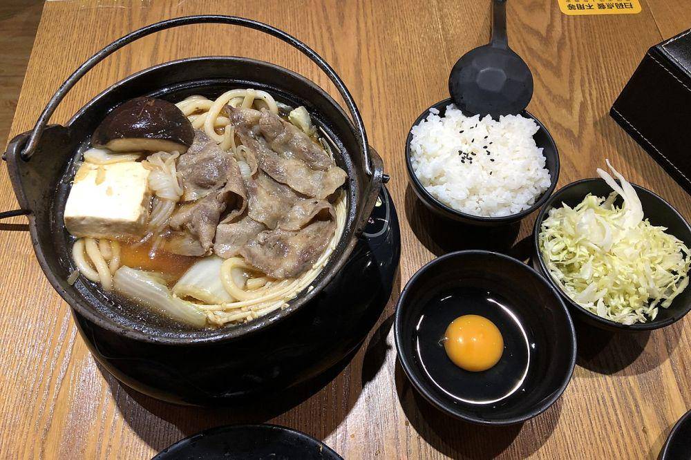 ilustrasi sukiyaki (wikimedia.org/N509FZ)