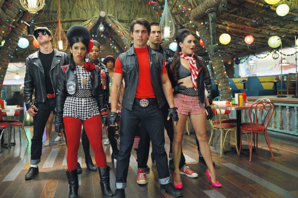 cuplikan scene film Teen Beach Movie (Disney/Teen Beach Movie)