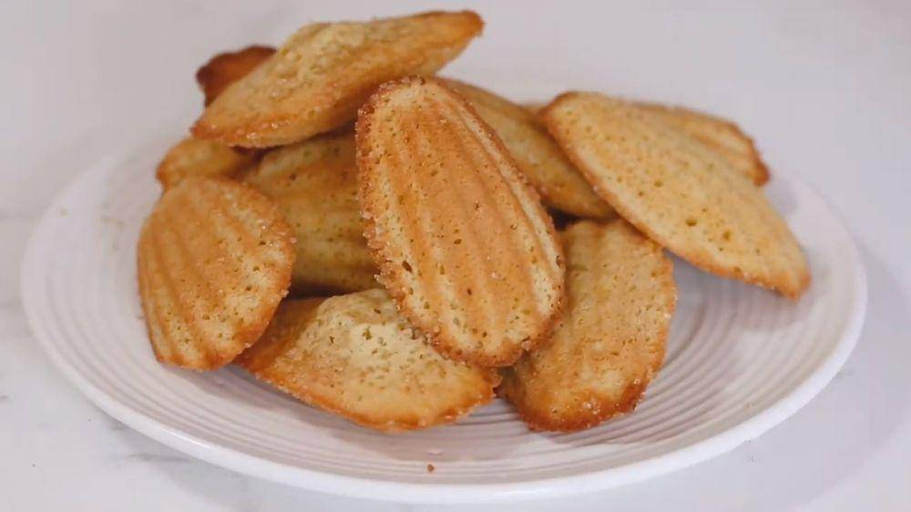 Brown sugar madeleine. (YouTube.com/The Kate Tin)