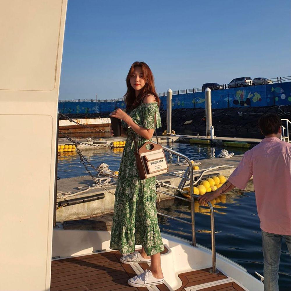 Kang Mi Na (instagram.com/_happiness_o)