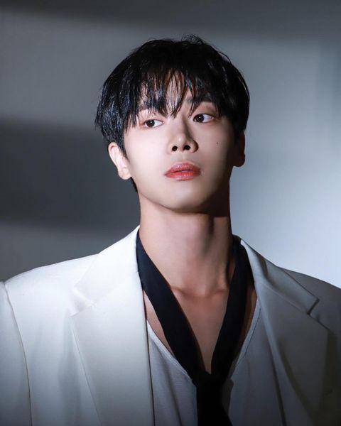 Choo Young Woo (instagram.com/cu.young)