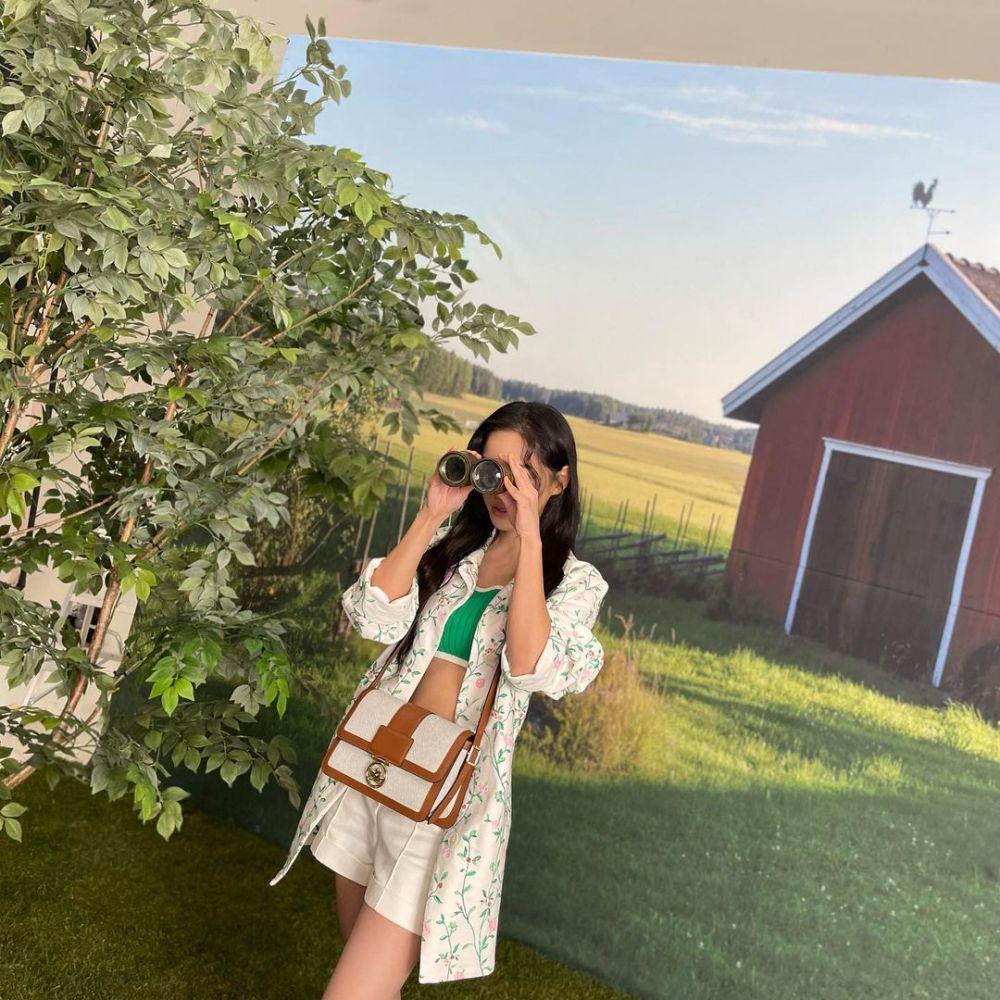 Kim Sejeong (instagram.com/clean_0828)