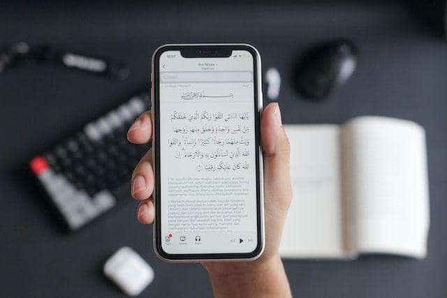 ilustrasi Al-Qur'an digital (unsplash.com/Bagas Rais R)