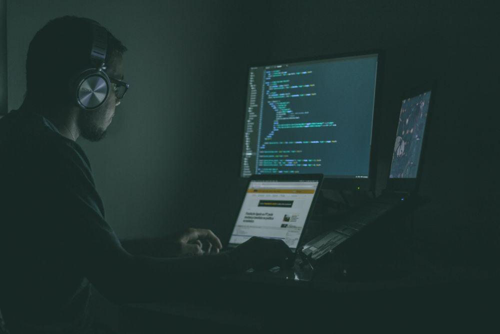 ilustrasi programmer (unsplash.com/Jefferson Santos)