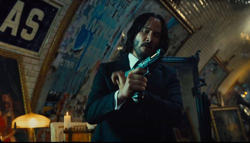 John Wick memegang pistol TTI PIT Viper. (YouTube.com/Lionsgate Movies)