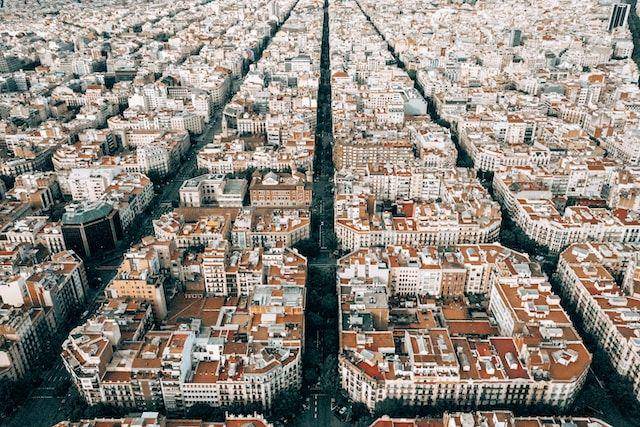 Barcelona (unsplash.com/Kaspars Upmanis)