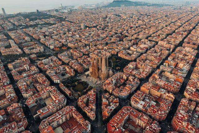 Barcelona (unsplash.com/Logan Armstrong)