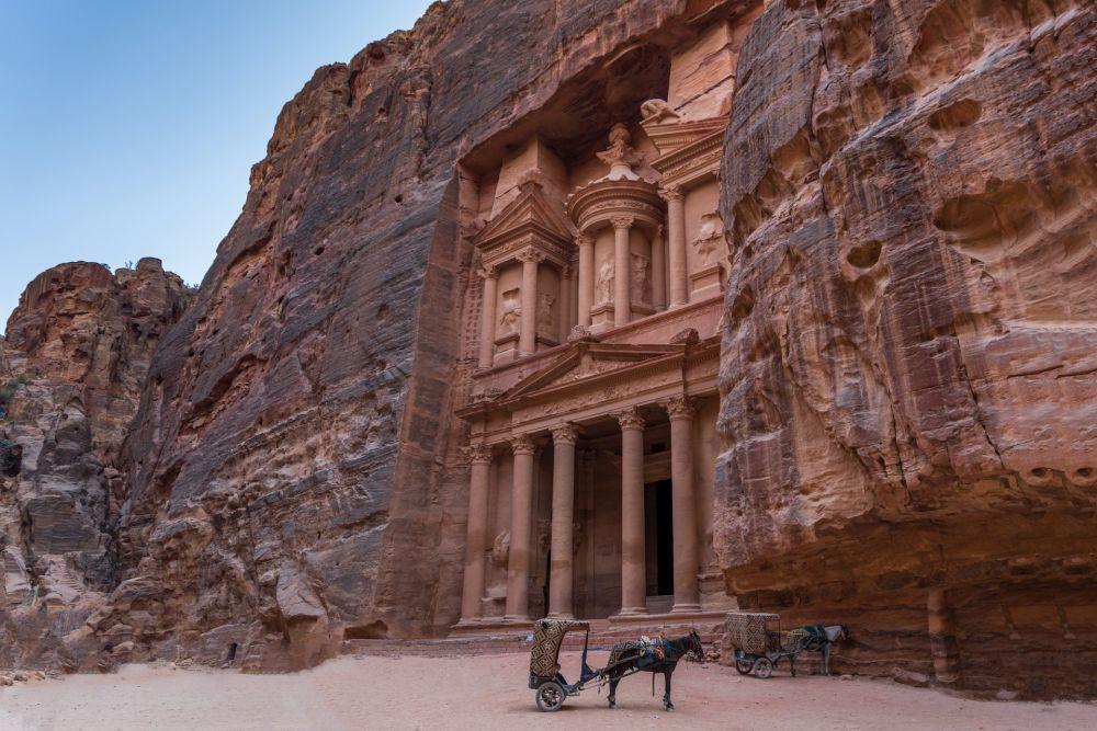 ilustrasi lokasi bersejarah di Petra (pexels.com/Abdullah Ghatasheh)