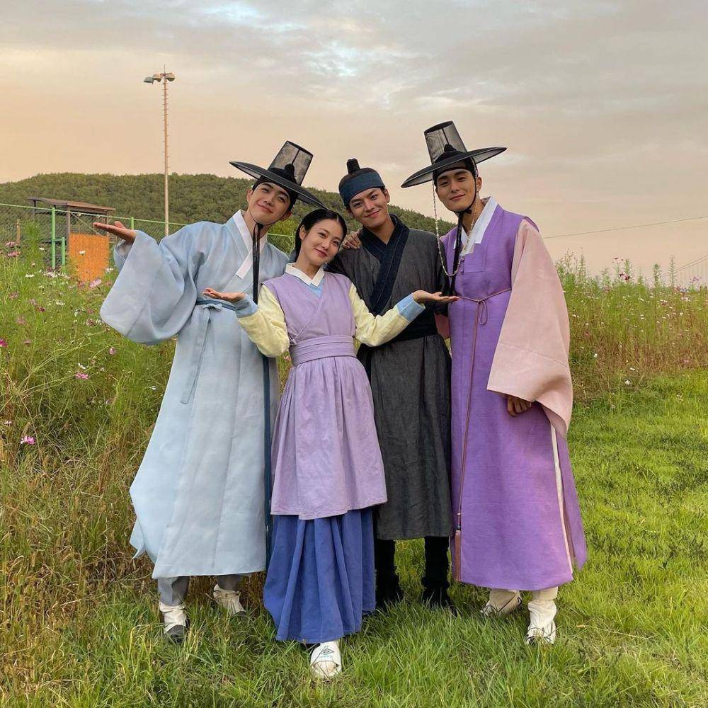 momen di balik layar drama The Secret Romantic Guesthouse (instagram.com/__shinyeeun)