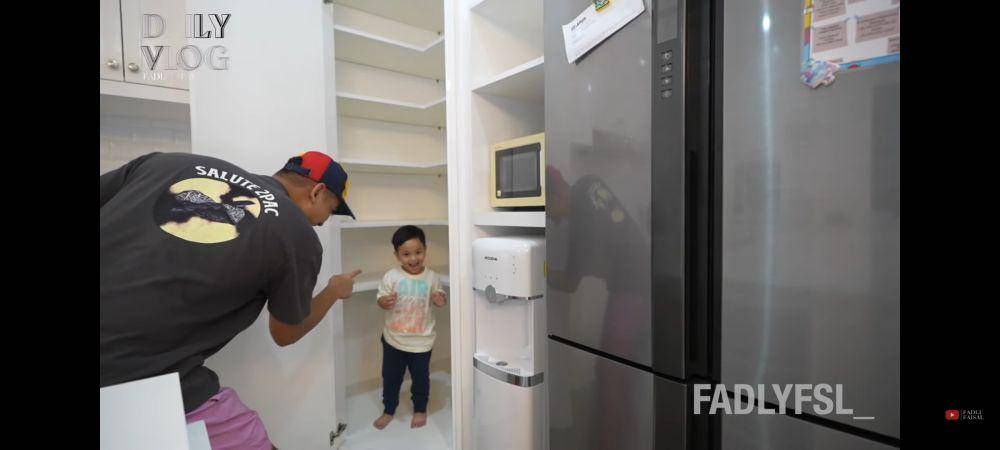 potret Fadly Faisal review rumah baru (youtube.com/Fadli Faisal)