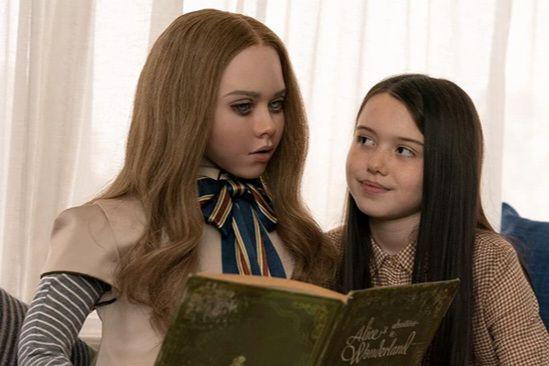 adegan dalam film M3GAN (dok. Blumhouse Productions/M3GAN)