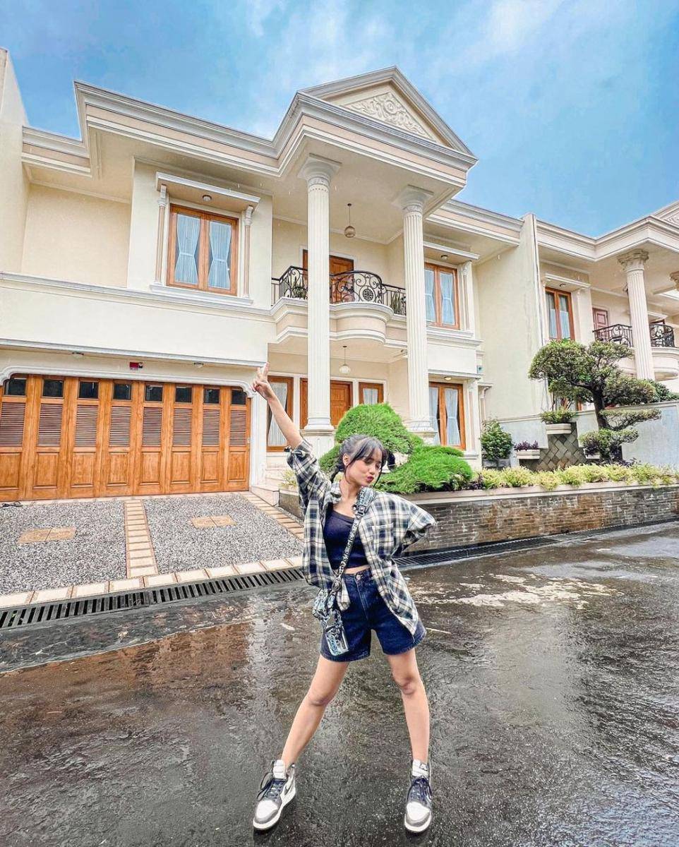 Fuji dan rumah barunya (instagram.com/fuji_an)