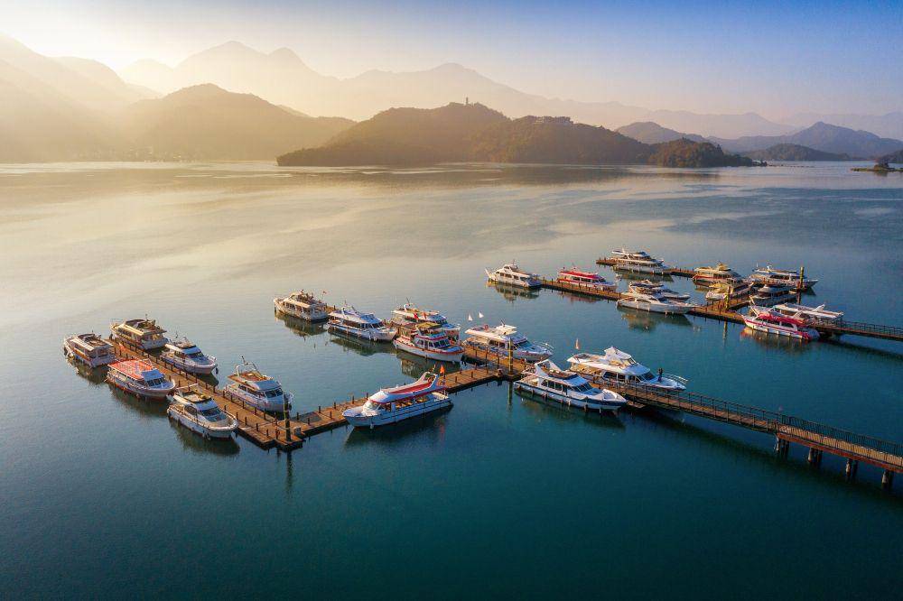 danau sun moon, taiwan (freepik.com/author/tawatchai07)