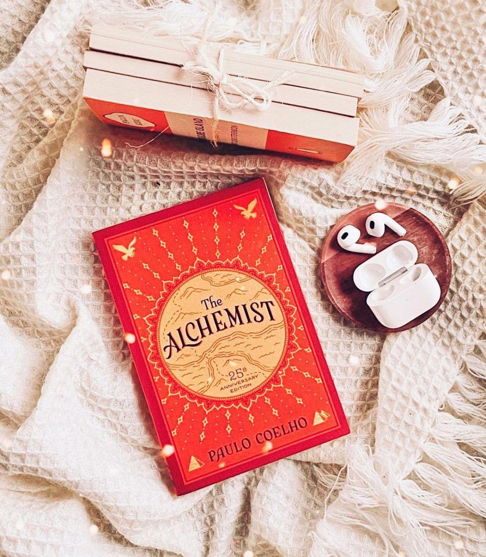 15 Kutipan Inspiratif dari Novel The Alchemist Karya Paulo Coelho