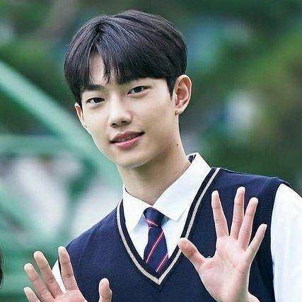 Cho JunYoung (instagram.com/actorjunyoung_)