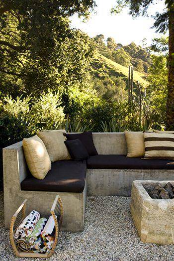 desain backyard simpel bergaya alami (housebeautiful.com)