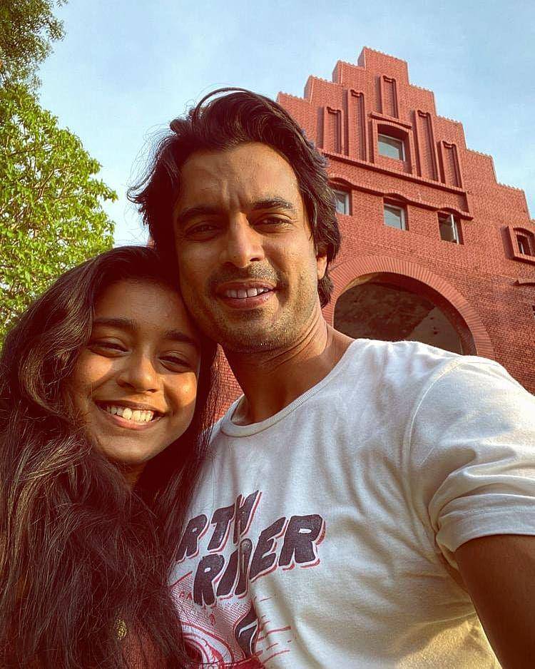 Sumbul Touqeer dan Gashmeer Mahajani (instagram.com/sumbul_touqeer)